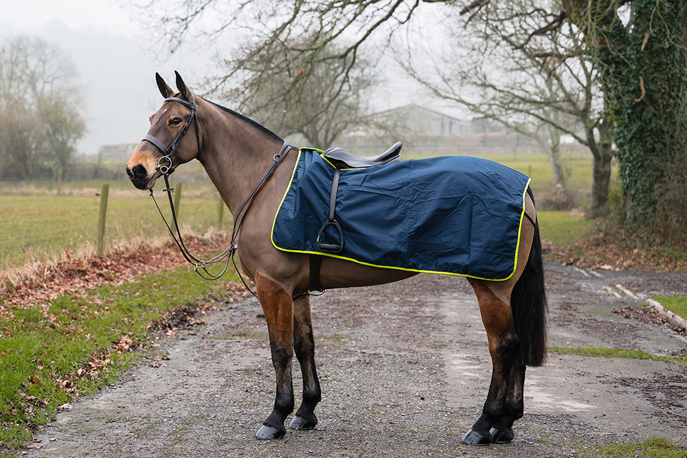 Rhinegold 3/4 Length Cutaway Design Waterproof Ride-On Rug Rhinegold 3/4 Length Cutaway Design Waterproof Ride-On Rug