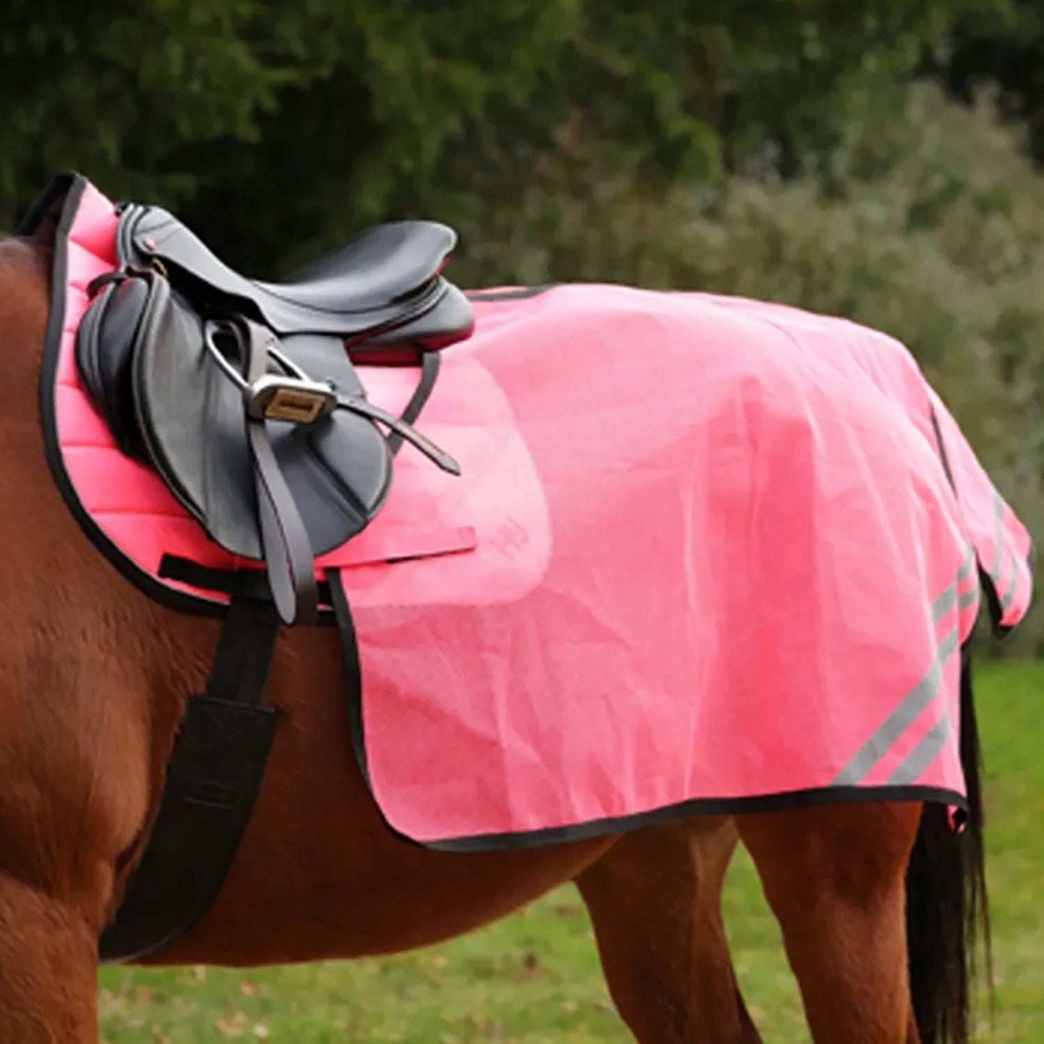 Reflector Summer Mesh Quarter Sheet by Hy Equestrian Reflector Summer Mesh Quarter Sheet by Hy Equestrian